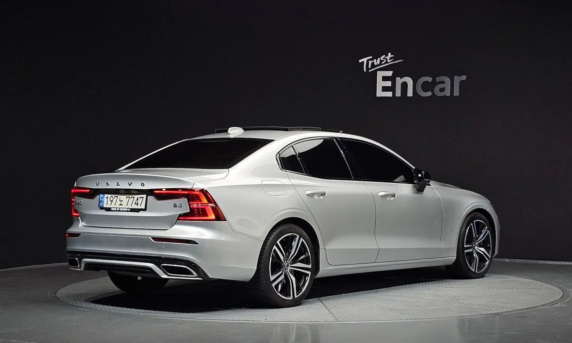 Volvo S60 — фото 4