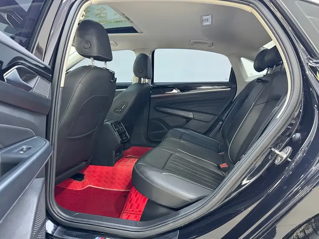 Volkswagen Passat — фото 7