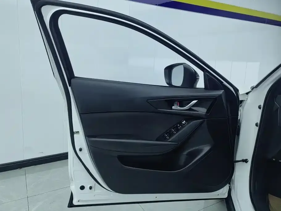 Mazda CX-4 2023 из CN, фото 10