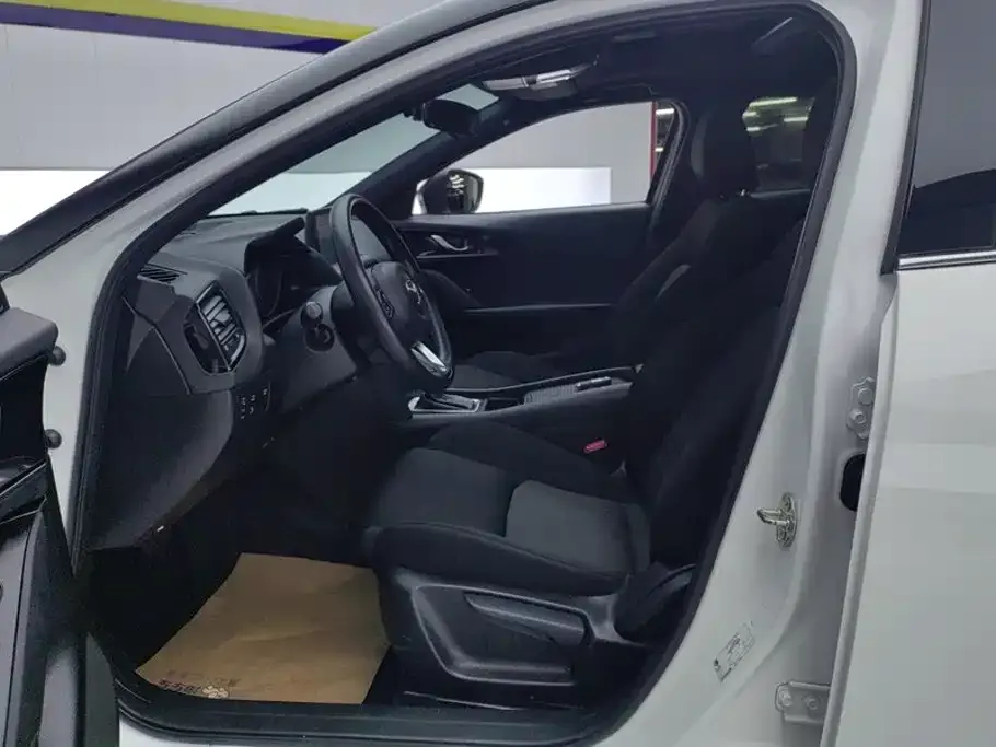 Mazda CX-4 2023 из CN, фото 8