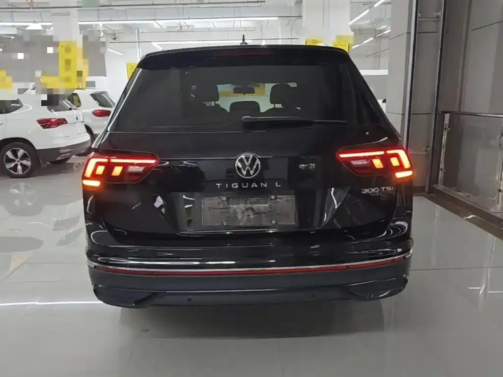 Volkswagen Tiguan L — фото 5