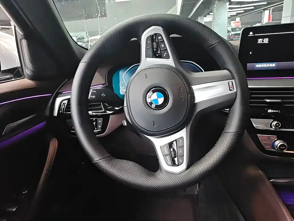 BMW 5 Series New Energy — фото 9