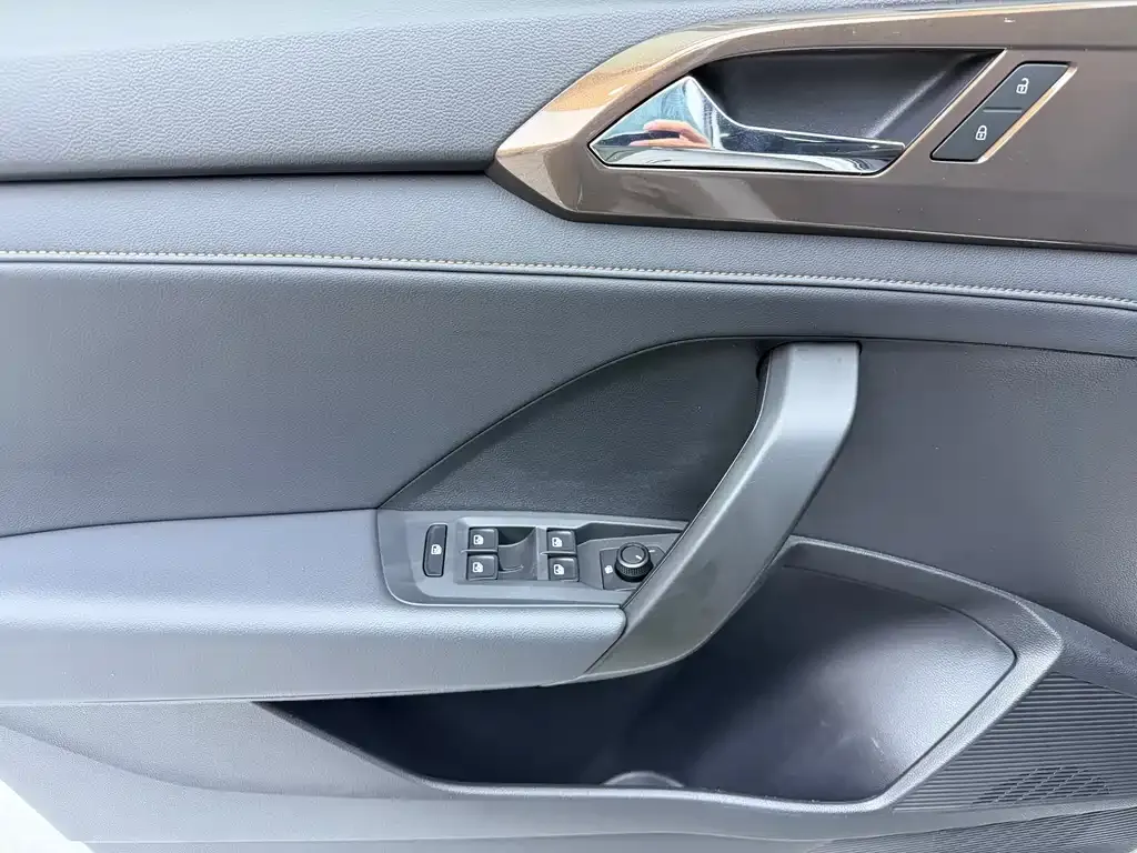 Volkswagen Tharu — фото 8
