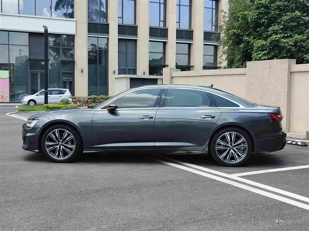 Audi A6L — фото 9
