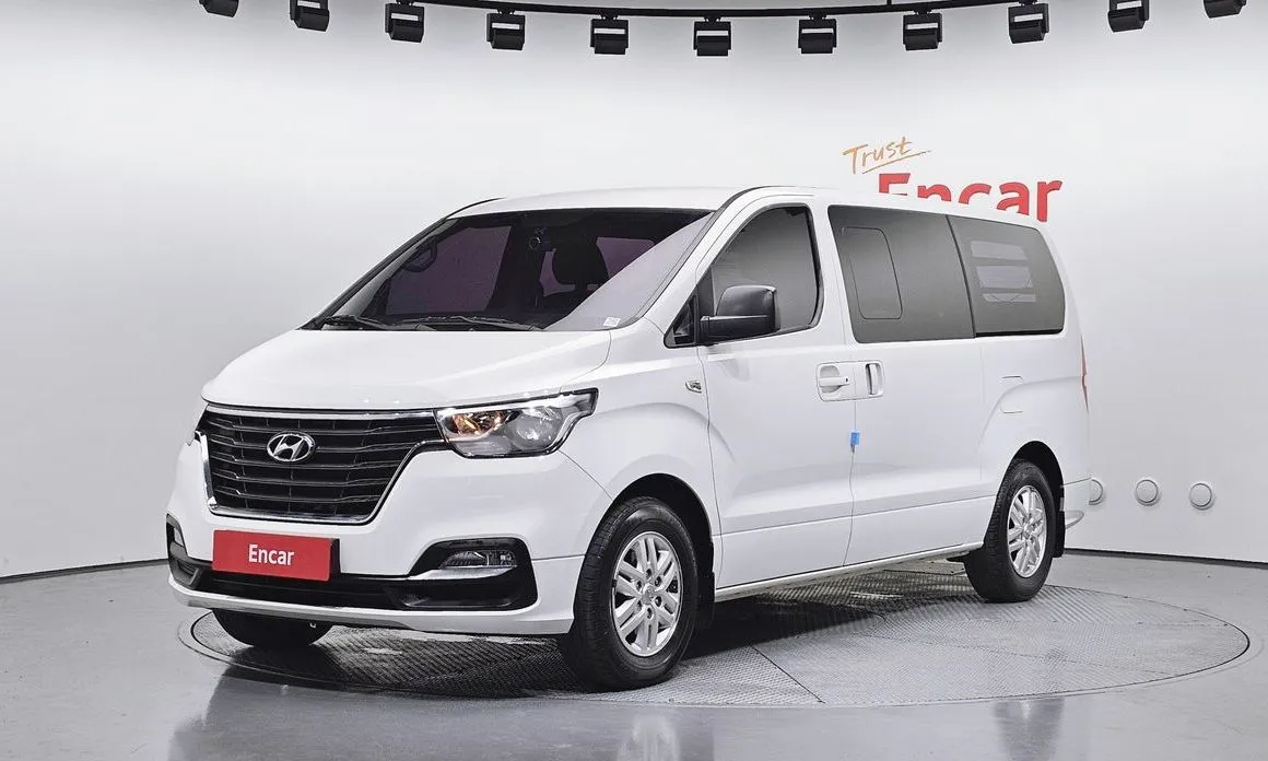 Hyundai Starex — фото 1