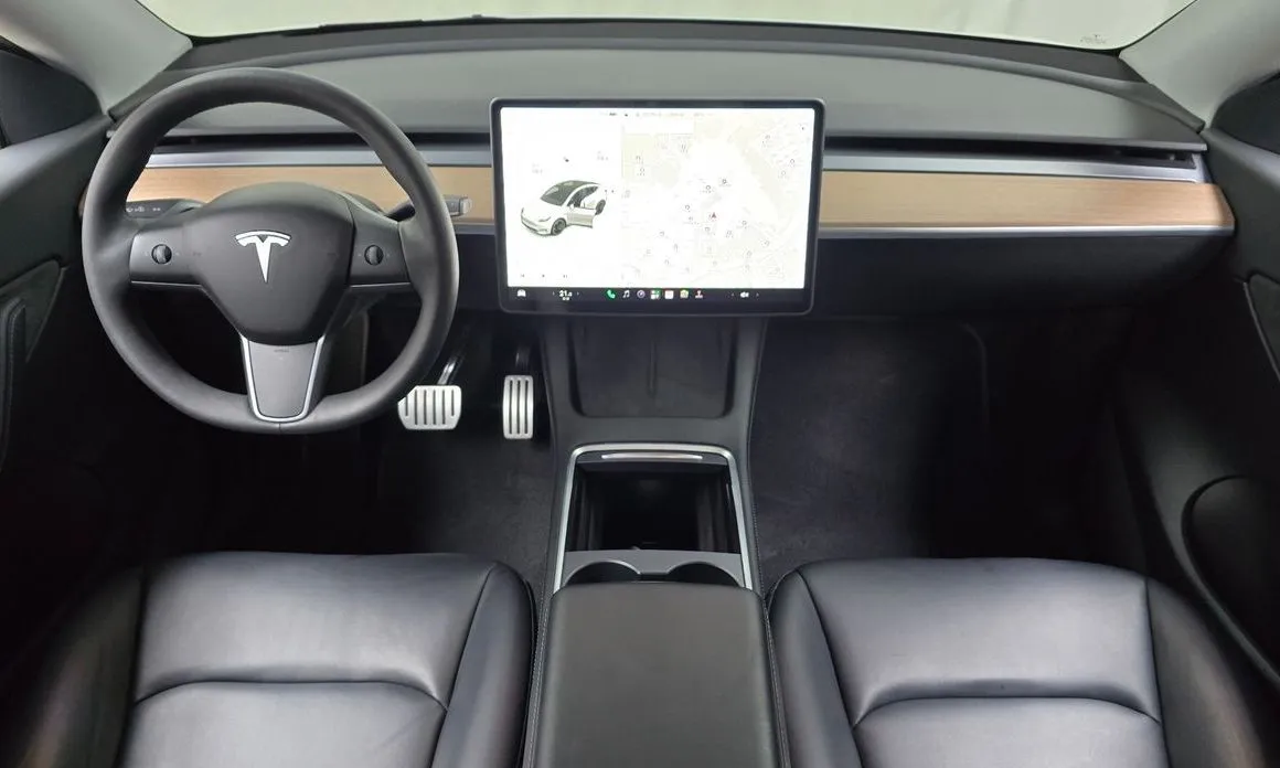 Tesla Model Y — фото 6