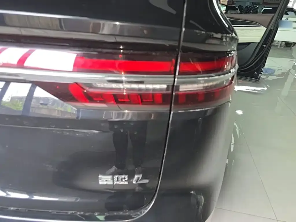 Geely Xingyue L — фото 3