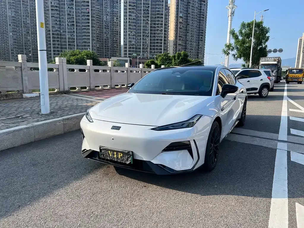 Geely Galaxy E8 — фото 1