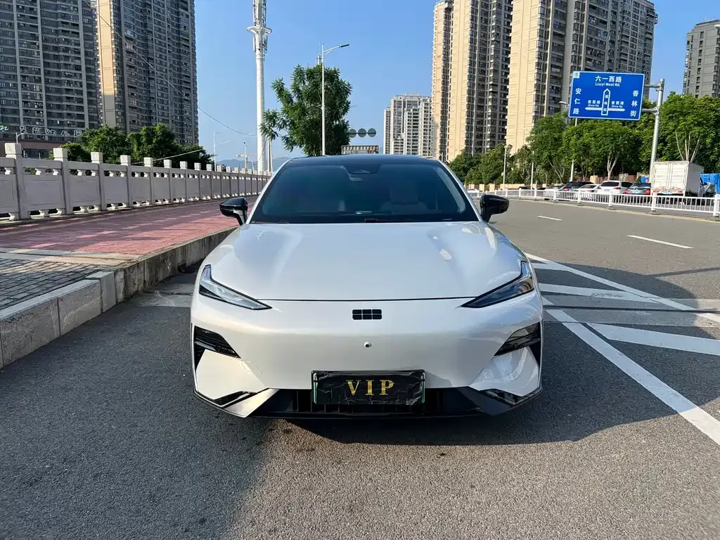 Geely Galaxy E8 — фото 10