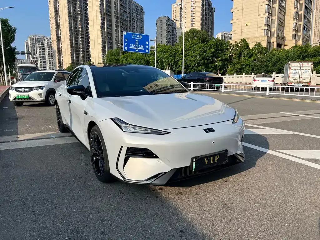 Geely Galaxy E8 — фото 5