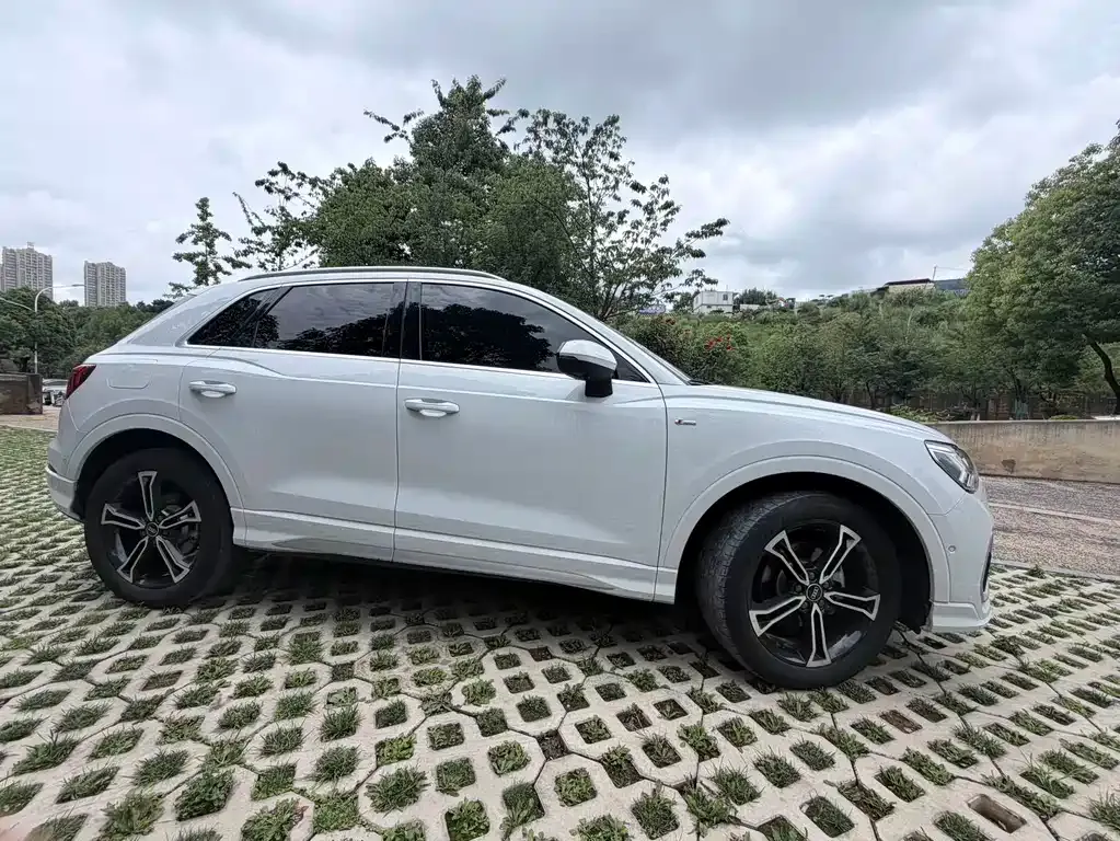 Audi Q3 — фото 4