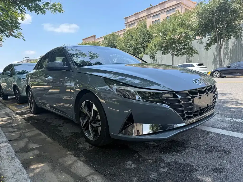 Hyundai Elantra — фото 7