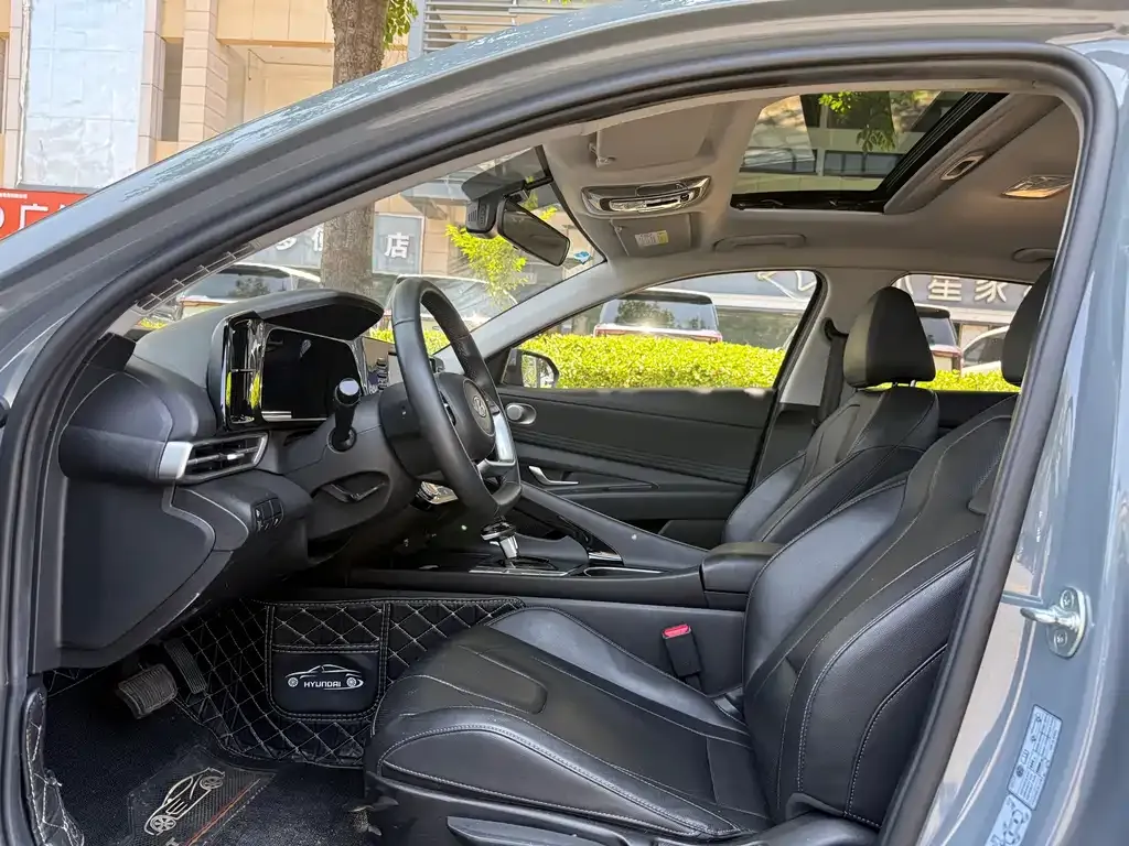 Hyundai Elantra — фото 4