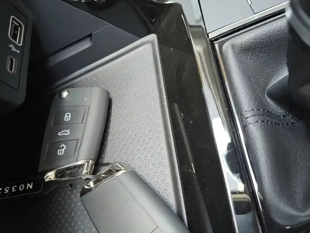 Volkswagen 帕萨特插电混动 — фото 3
