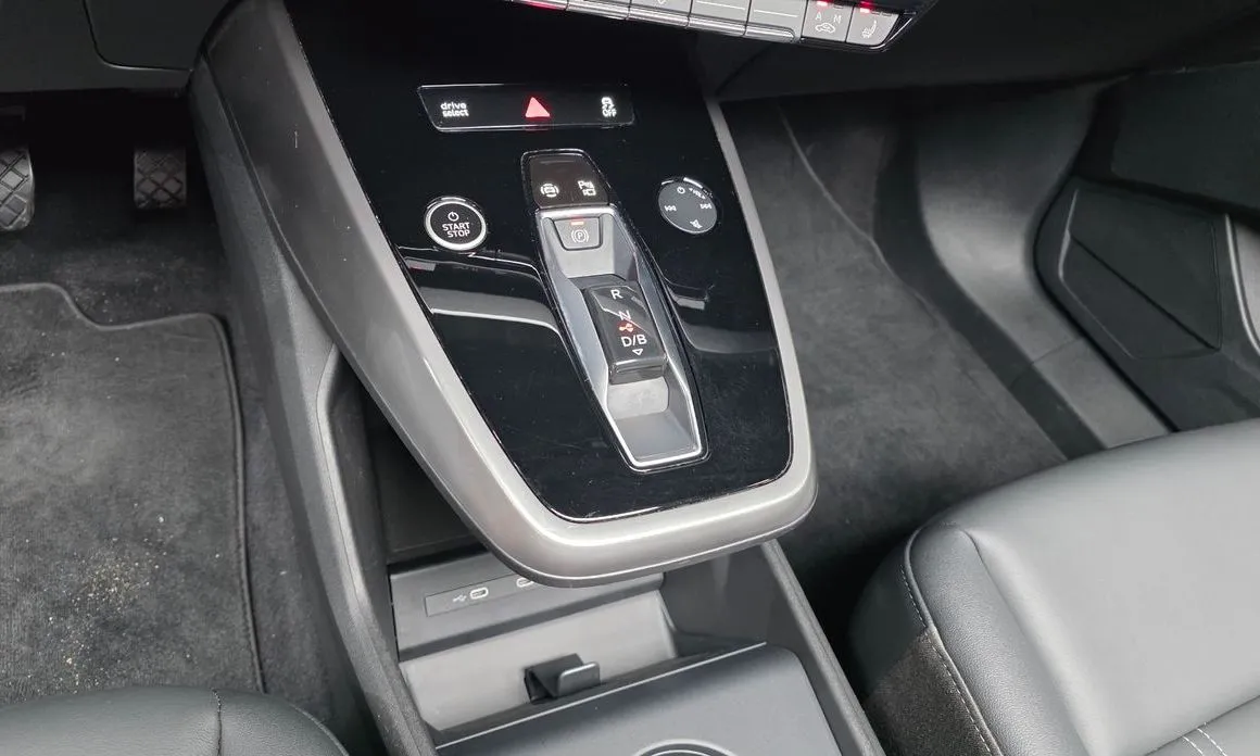 Audi Q4 e-tron 2023 из KR, фото 7