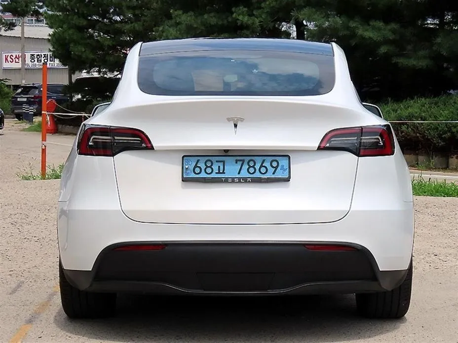 Tesla Model Y — фото 7