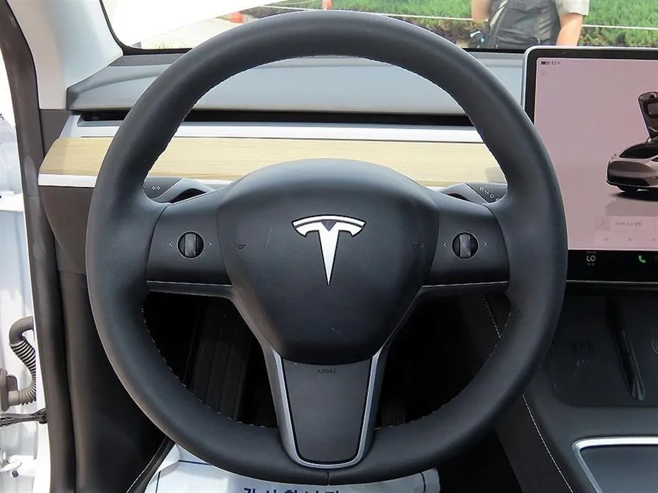 Tesla Model Y — фото 5