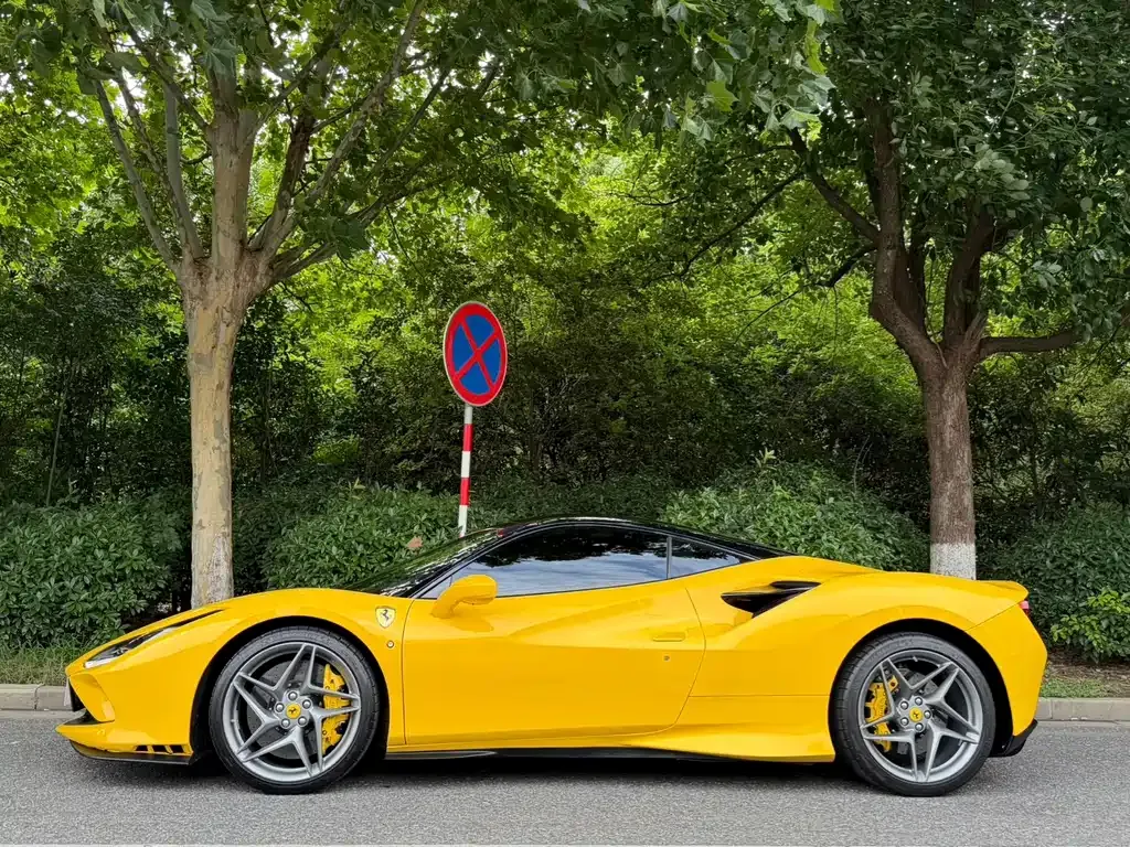 Ferrari F8 — фото 9