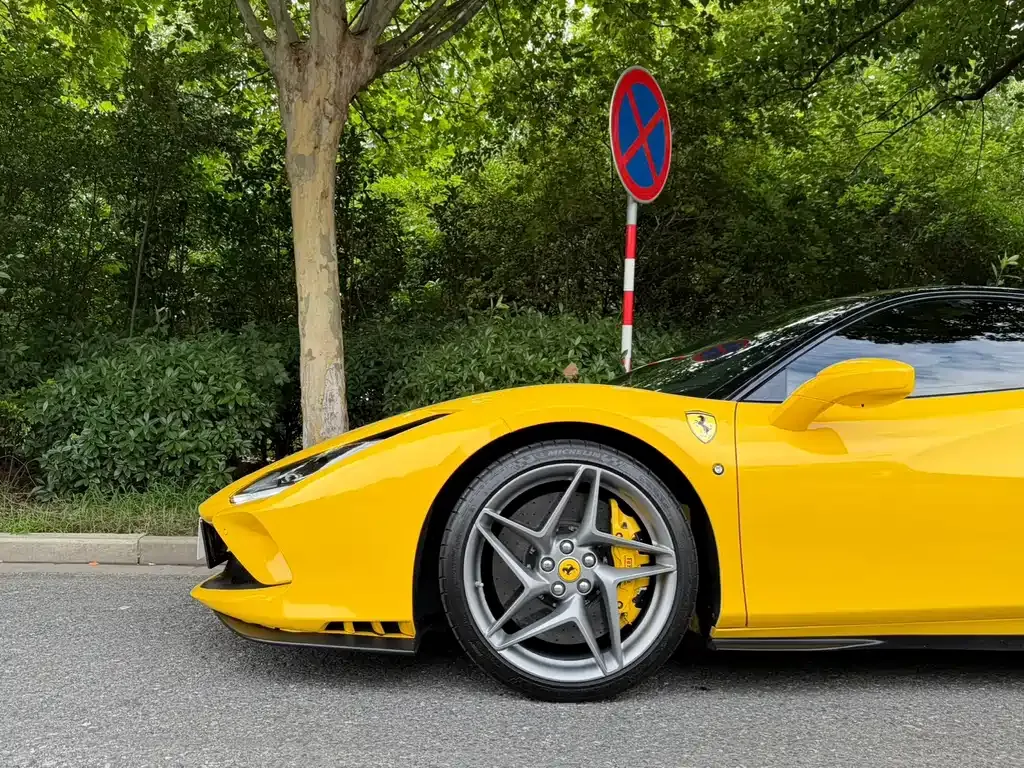 Ferrari F8 — фото 8