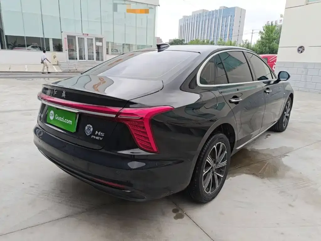 Hongqi H5 PHEV — фото 3