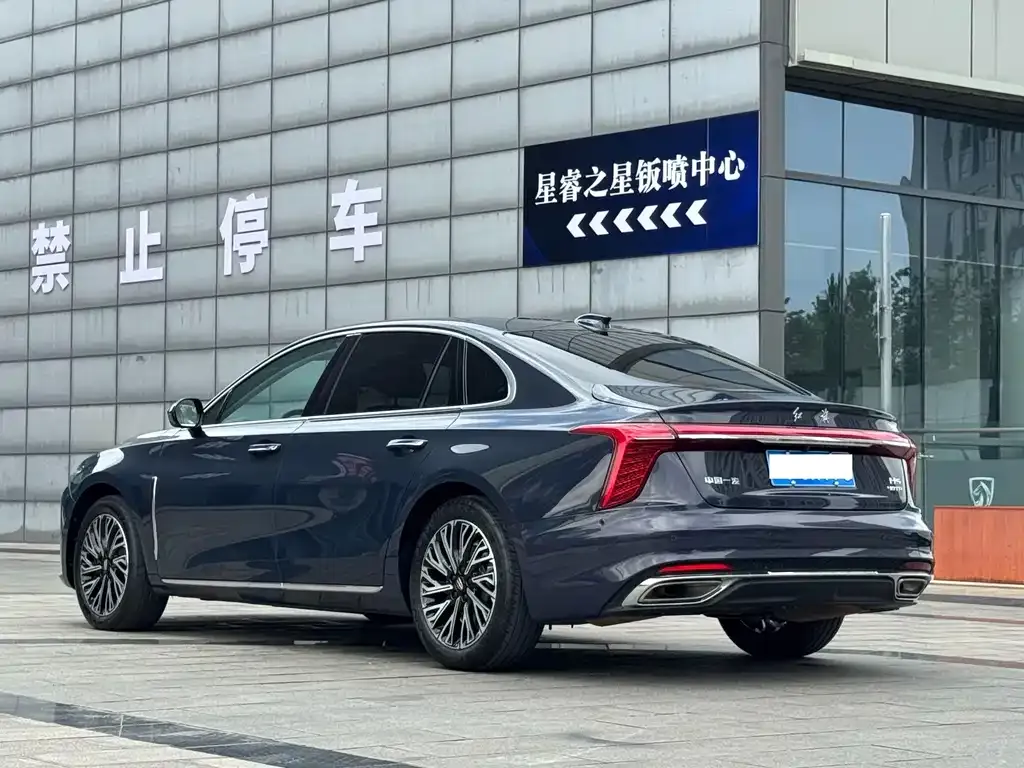 Hongqi H5 — фото 3