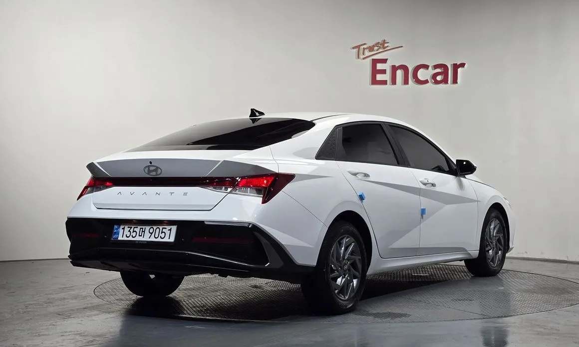 Hyundai AVANTE — фото 3