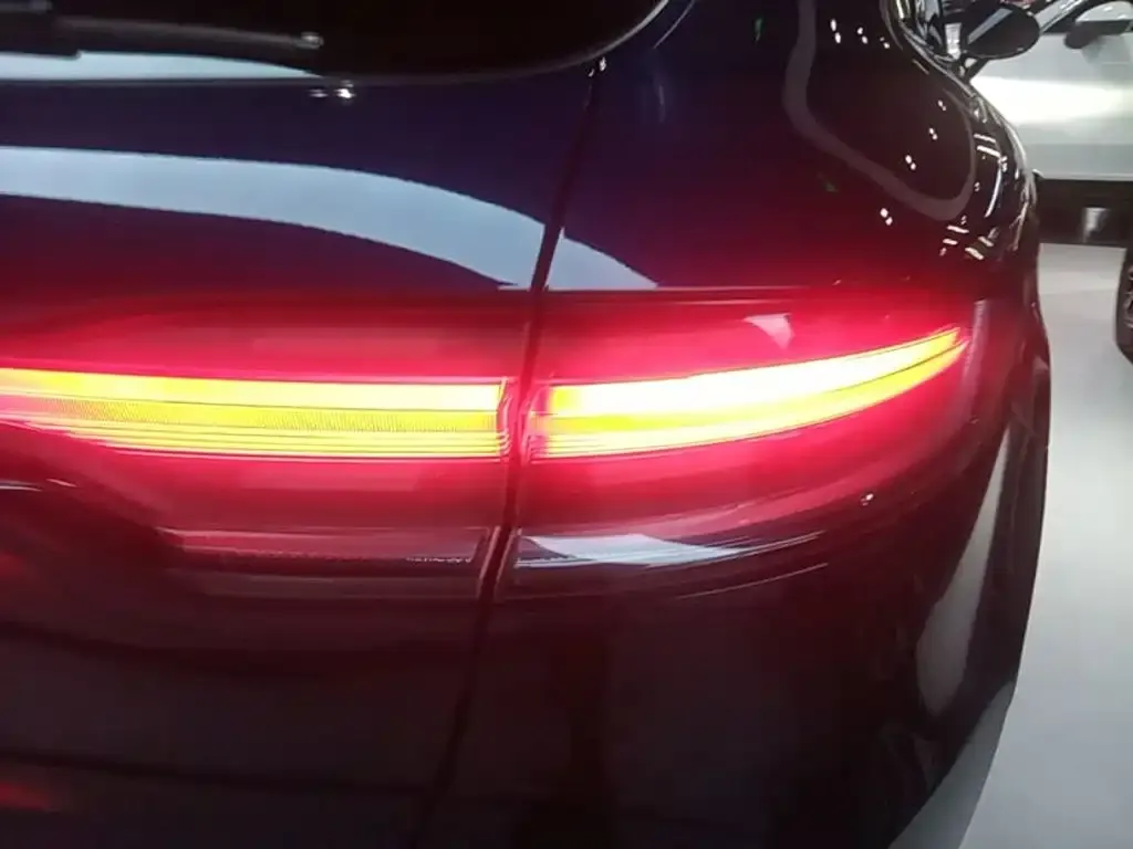 Porsche Macan — фото 9