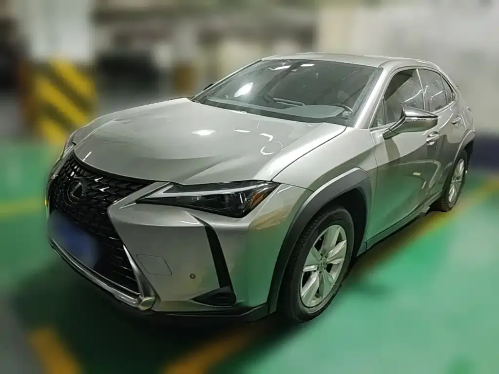 Lexus UX — фото 1