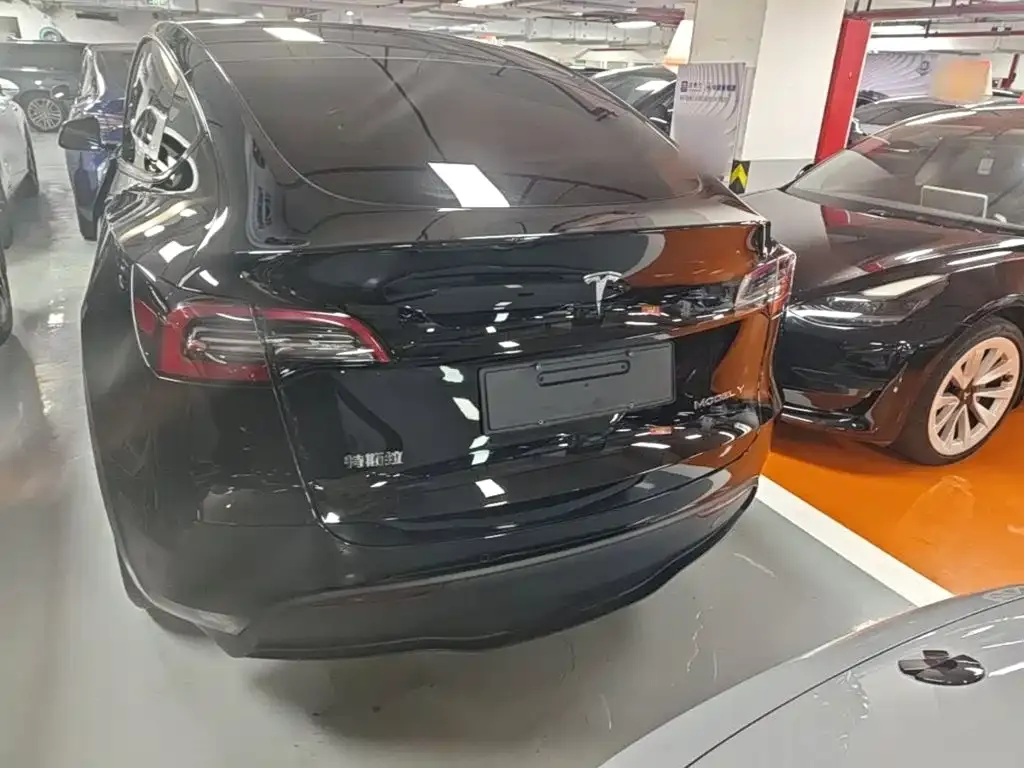 Tesla Model Y — фото 7