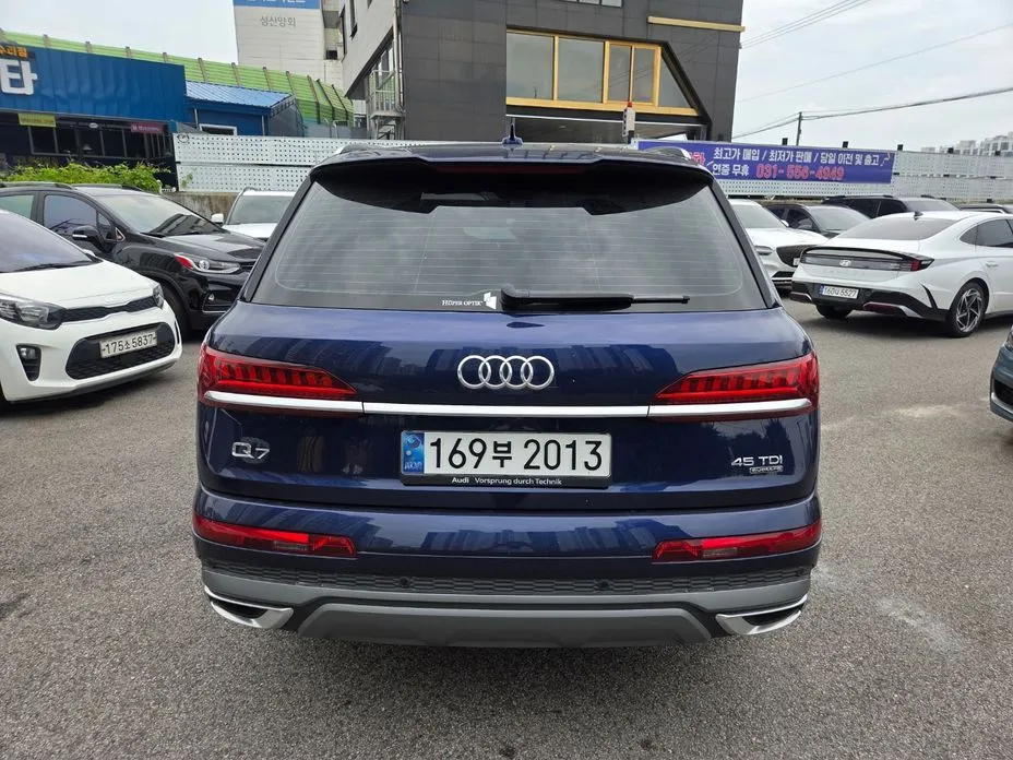 Audi Q7 — фото 10