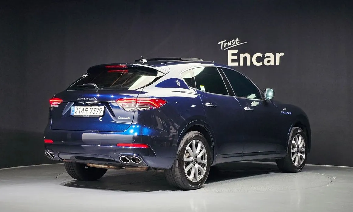 Maserati Levante — фото 3