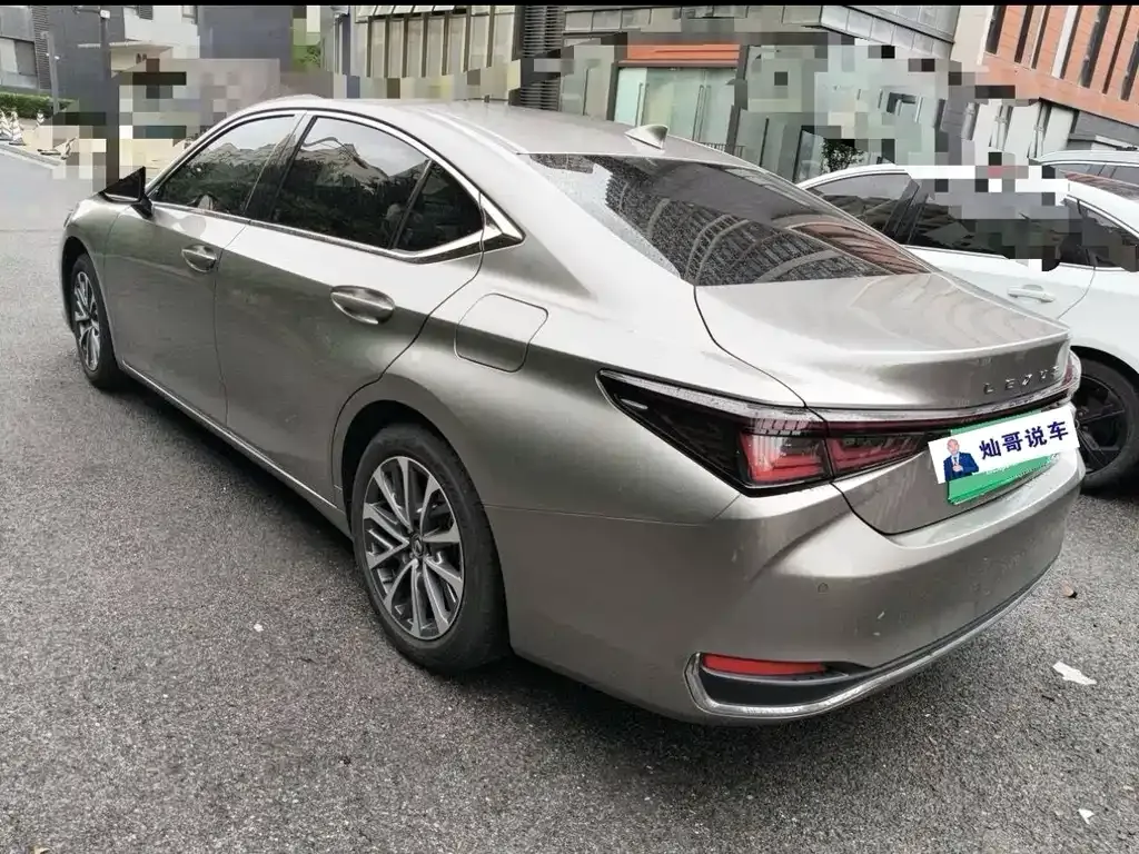 Lexus ES — фото 6