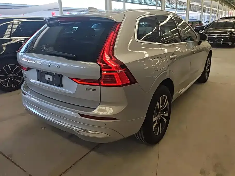 Volvo XC60 — фото 6