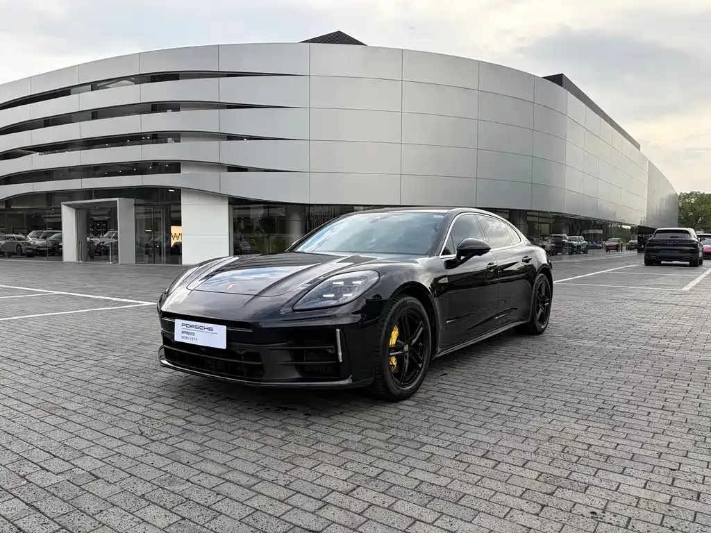 Porsche Panamera — фото 1