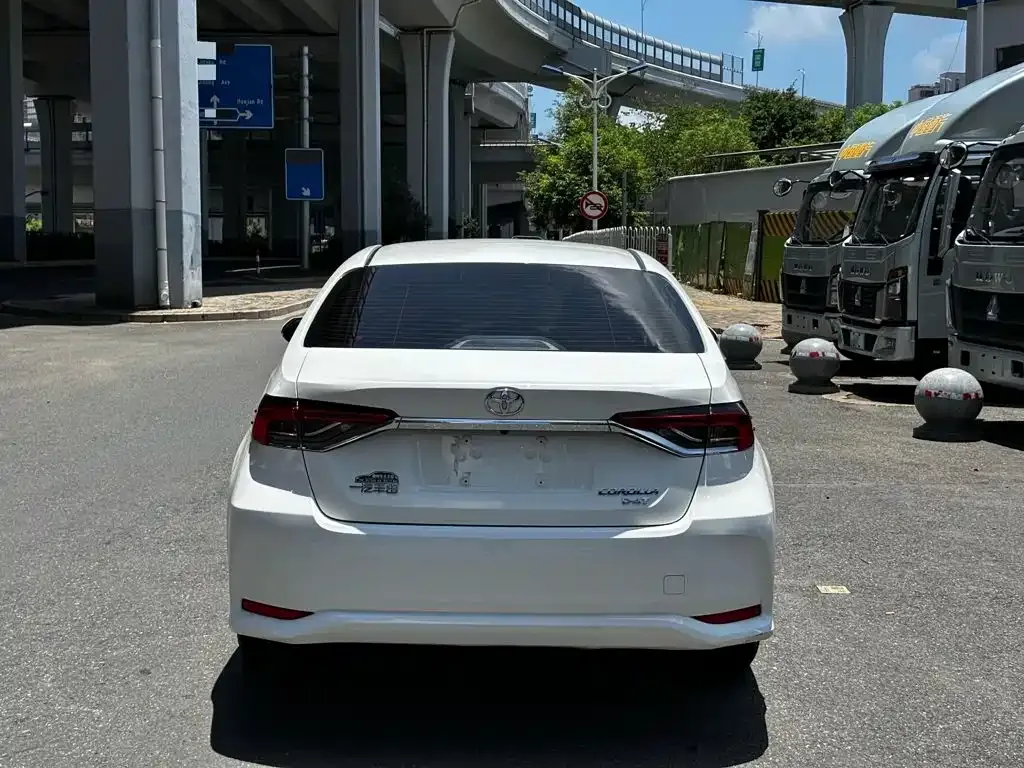 Toyota Corolla 2023 из CN, фото 10