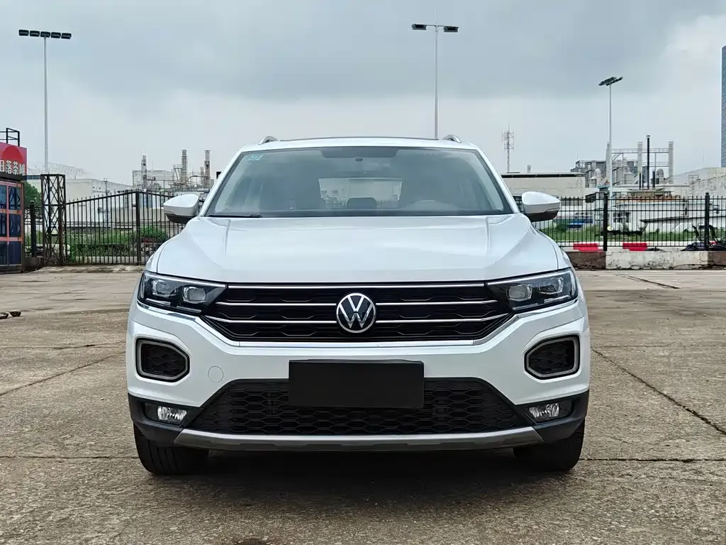 Volkswagen T-Roc — фото 2
