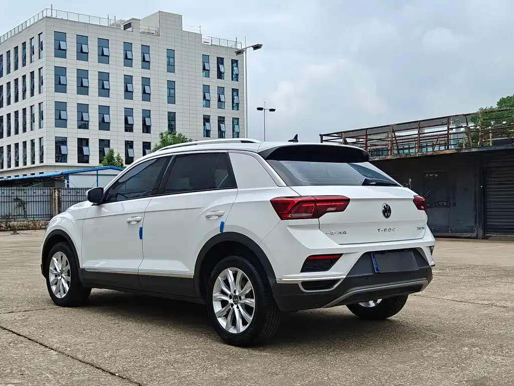 Volkswagen T-Roc — фото 7