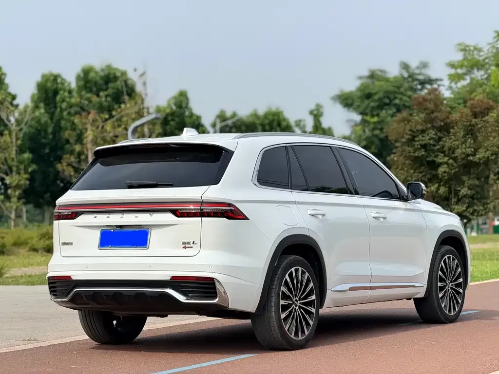 Geely Xingyue L — фото 10