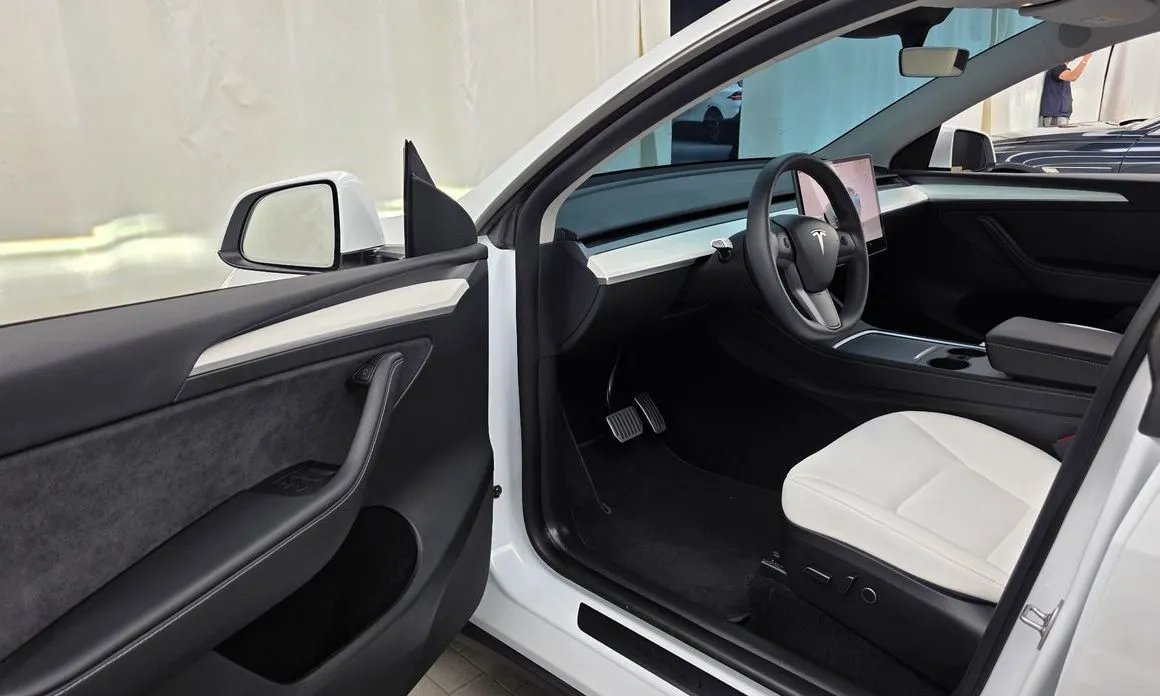 Tesla Model Y — фото 2