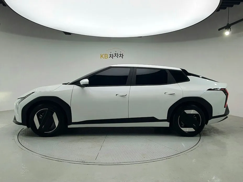 Kia EV4 2026 из KR, фото 8