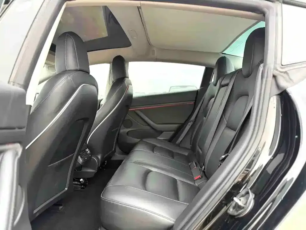 Tesla Model 3 — фото 3