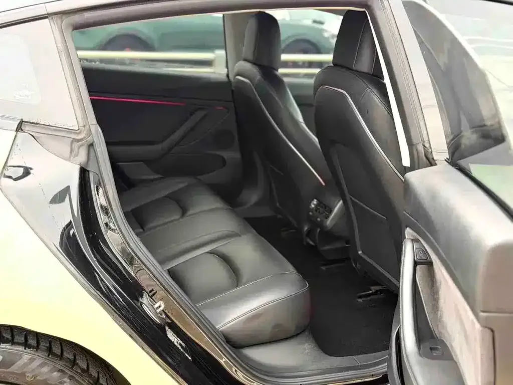 Tesla Model 3 — фото 6