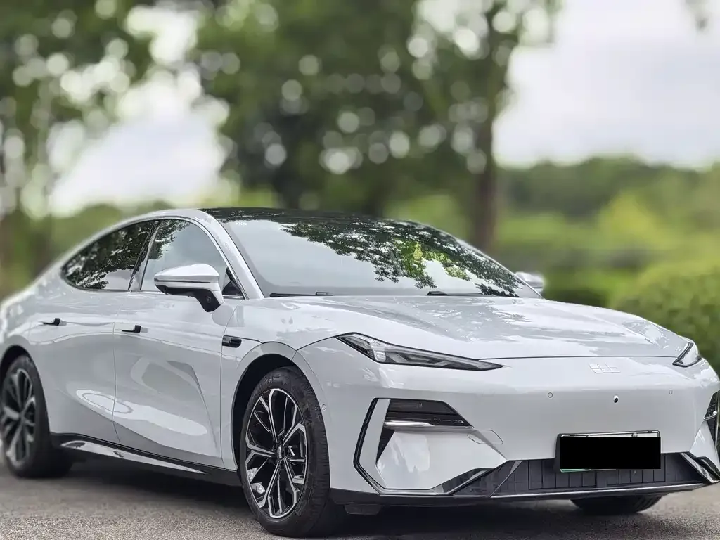 Geely Galaxy E8 — фото 6