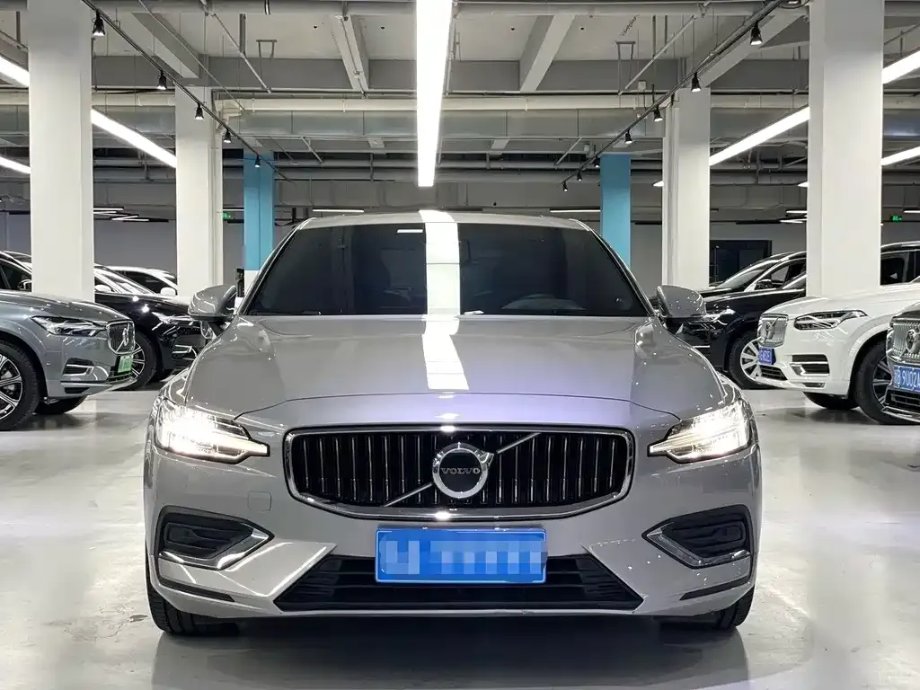 Volvo S60 — фото 5