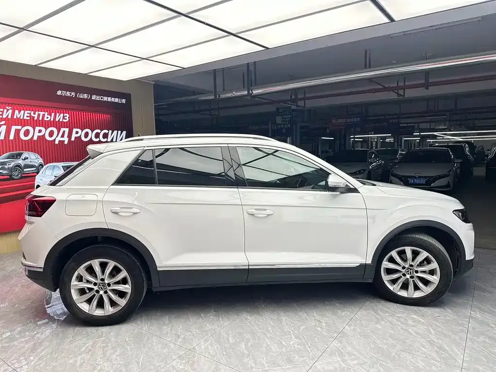 Volkswagen T-Roc — фото 3