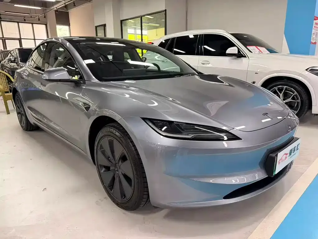 Tesla Model 3 — фото 10