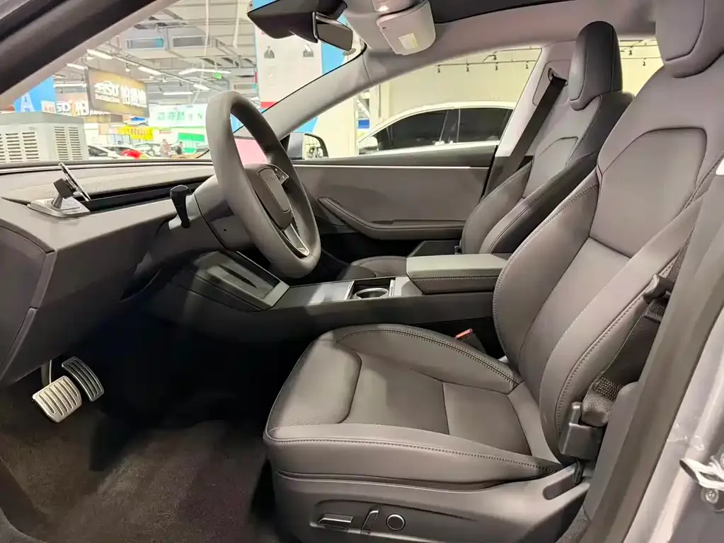 Tesla Model 3 — фото 6