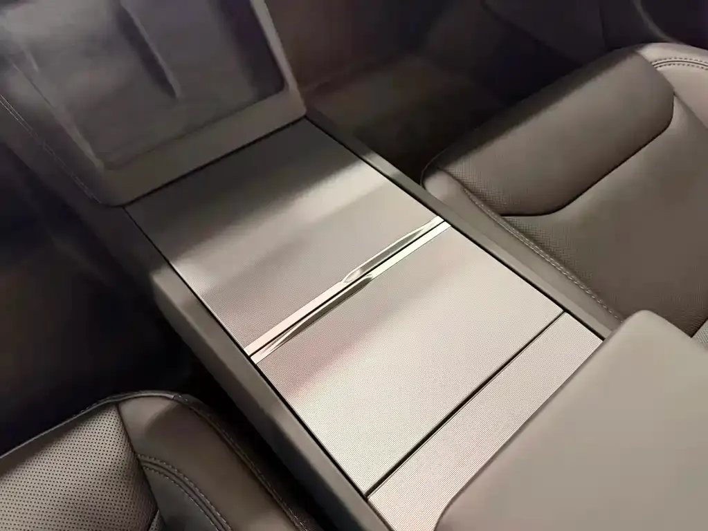 Tesla Model 3 — фото 4