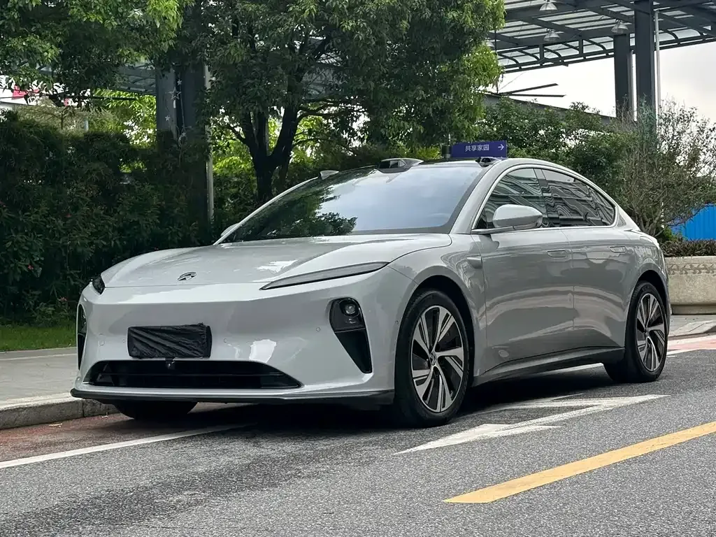 NIO ET5