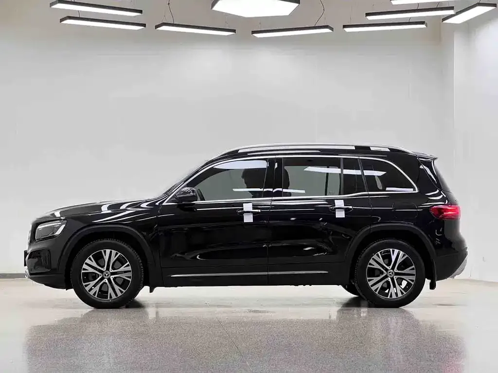 Mercedes-Benz GLB — фото 10